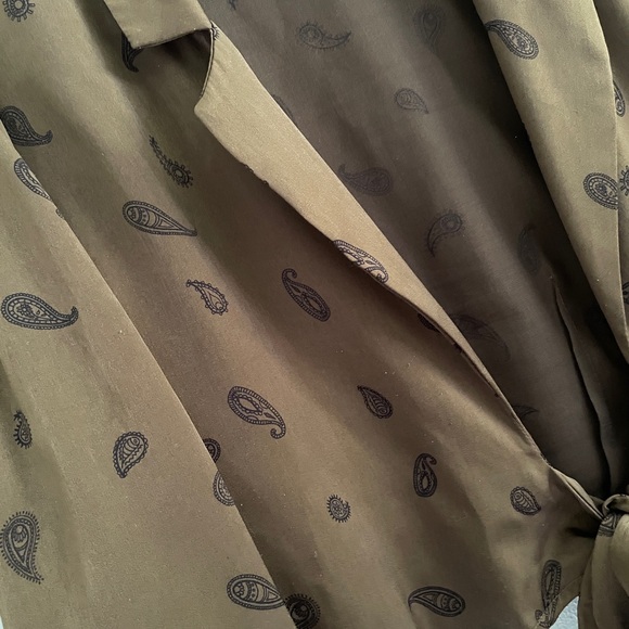 Show Me Your Mumu Olive Tied Top with Ruffle Sleeves and Paisley Print - Picture 3 of 5